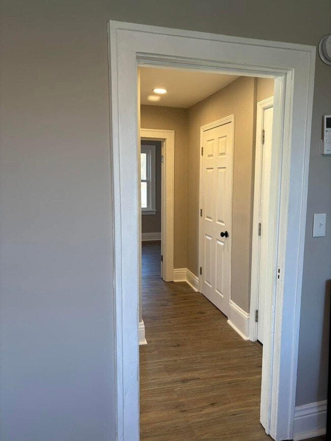 Building Photo - 166 18th St