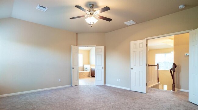 Building Photo - 2301 Giddens Dr