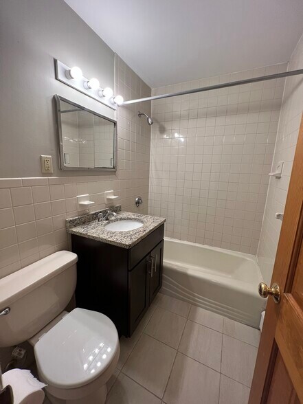Building Photo - 266 Grove St