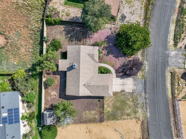 Building Photo - 7930 E Larkspur Ln