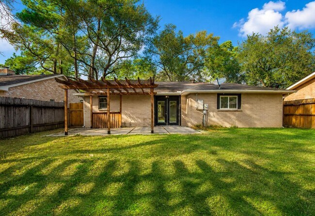 Building Photo - 4419 Reynaldo Dr