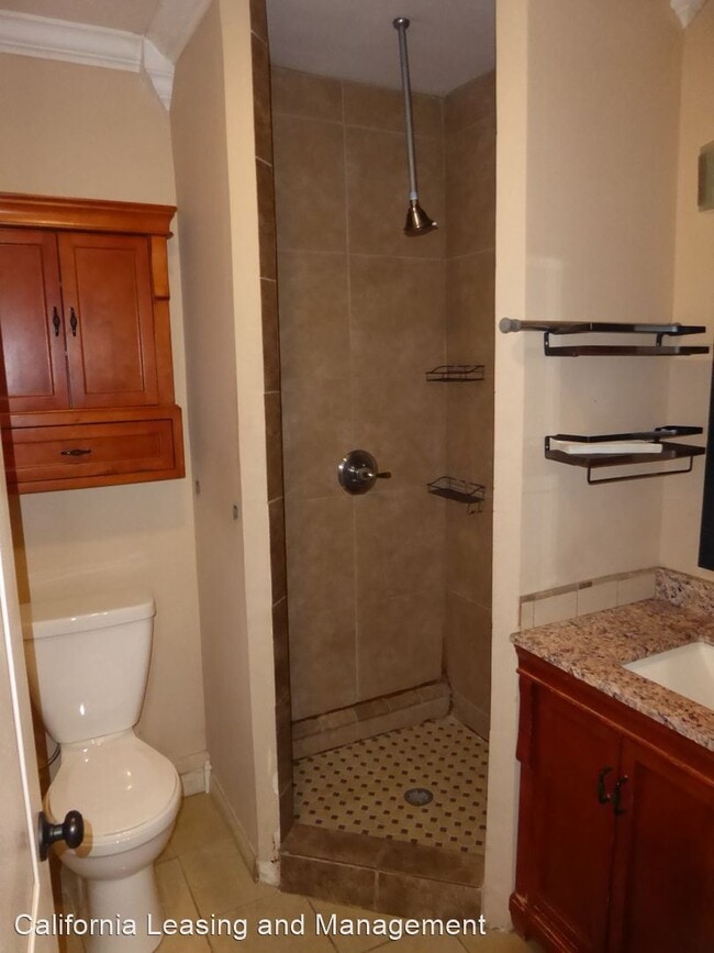 Building Photo - 5 br, 3.5 bath House - 27544 Bernina Avenue