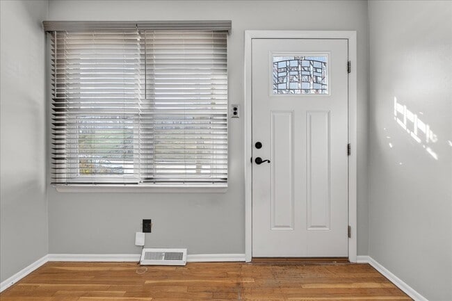 Building Photo - 1210 N 5th St