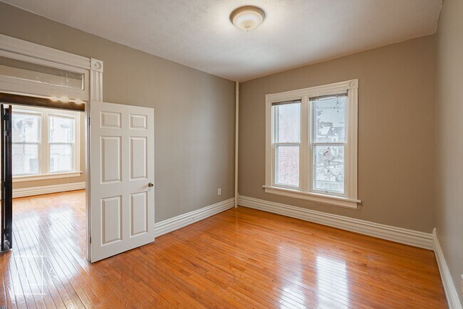 Building Photo - 772 Neil Ave