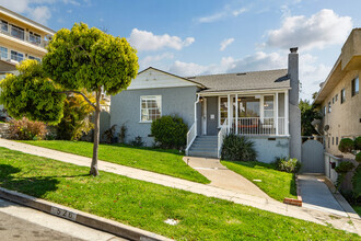 Building Photo - 526 Avenue A