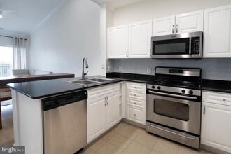 Building Photo - 12901 Centre Park Cir