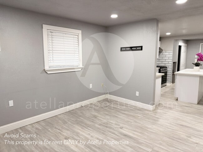 Building Photo - 25781 7th Ave