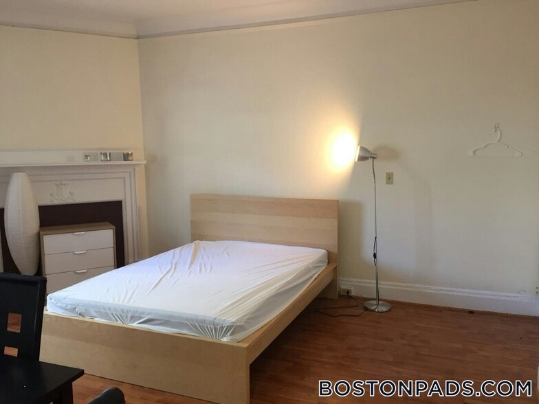 Building Photo - 62 Boylston St