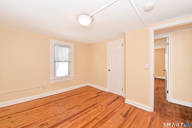 Building Photo - 6 Springdale St