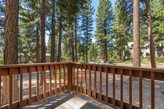 Building Photo - Remodeled One bedroom Woodstock Unit