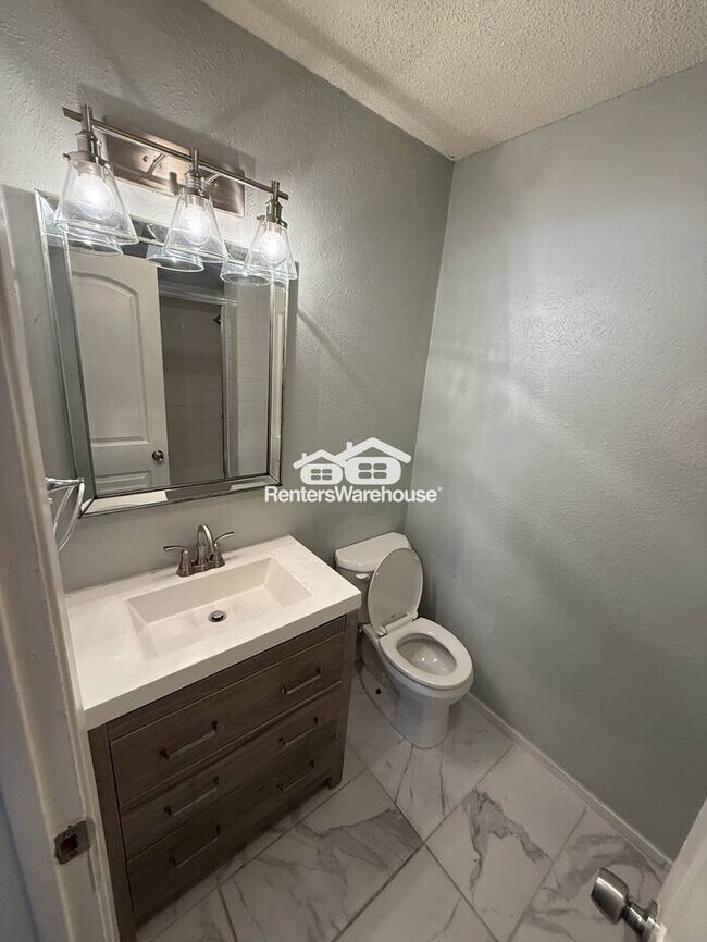Building Photo - $500 Off Rent MOVE IN SPECIAL!!! Beautiful 4 bedroom Home In Garland!!