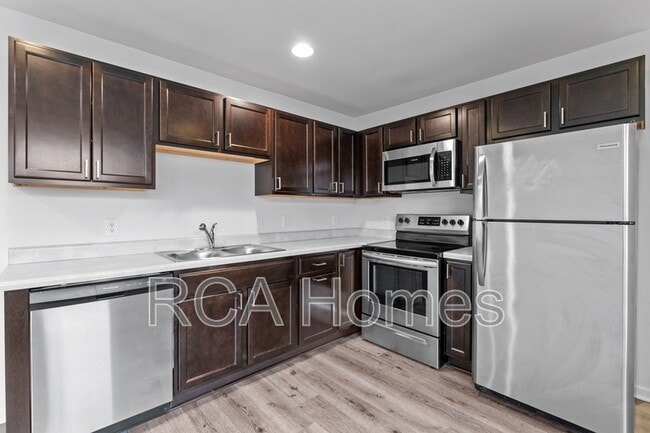 Primary Photo - 1306 Woodlawn Ave