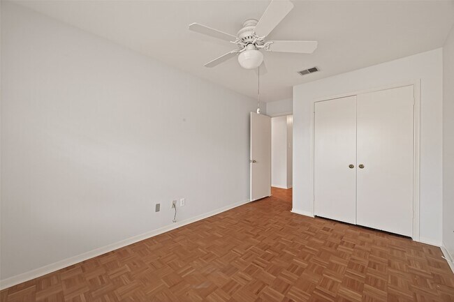 Building Photo - 6404 Burgoyne Dr.