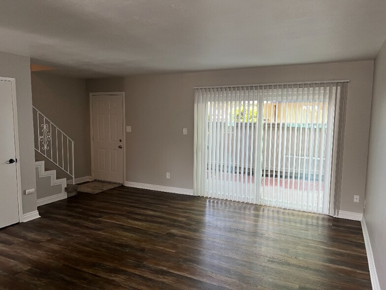 Building Photo - 6140 Gloria Dr
