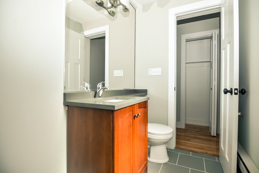 Building Photo - 555 W Arlington