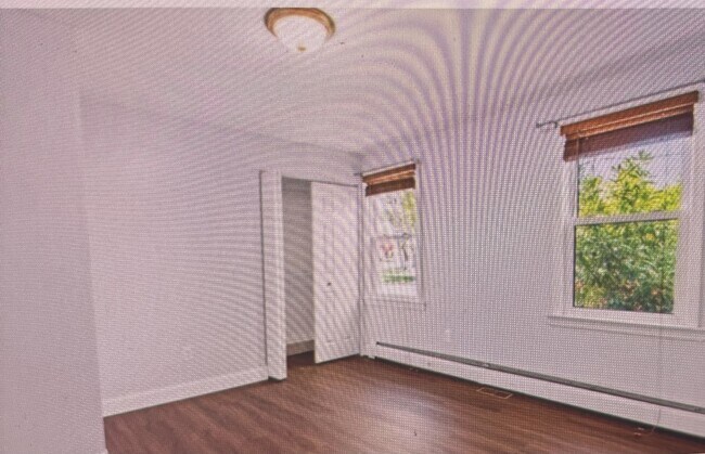 Building Photo - 1300 W Kings Hwy