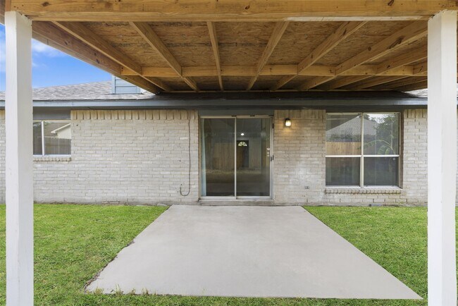 Building Photo - 16826 Carbridge Dr