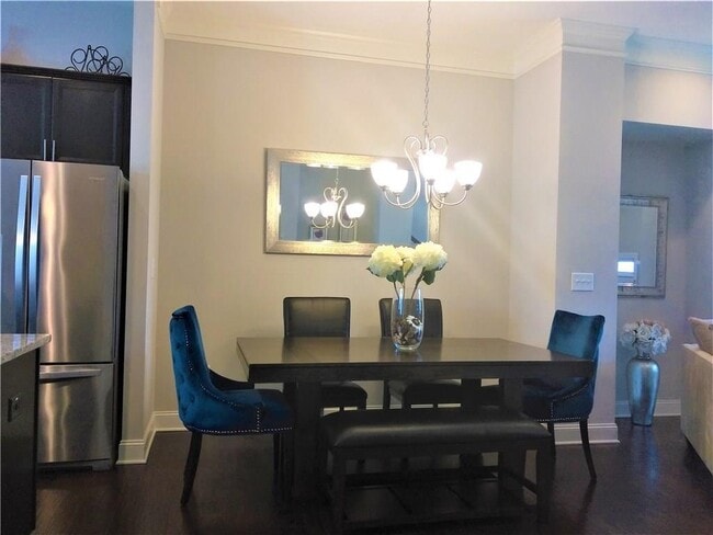 Building Photo - 4475 Donahue Ave