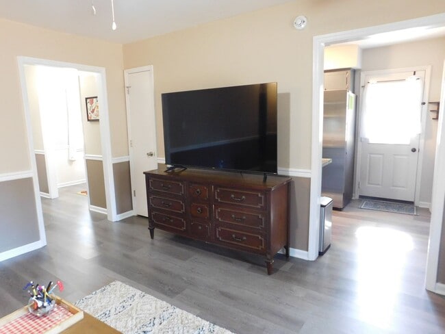 Building Photo - 842 Halifax Cir