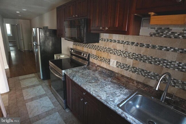 Building Photo - 804 Cathedral St