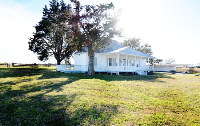 Building Photo - 3258 Farm to Market Rd 390 E