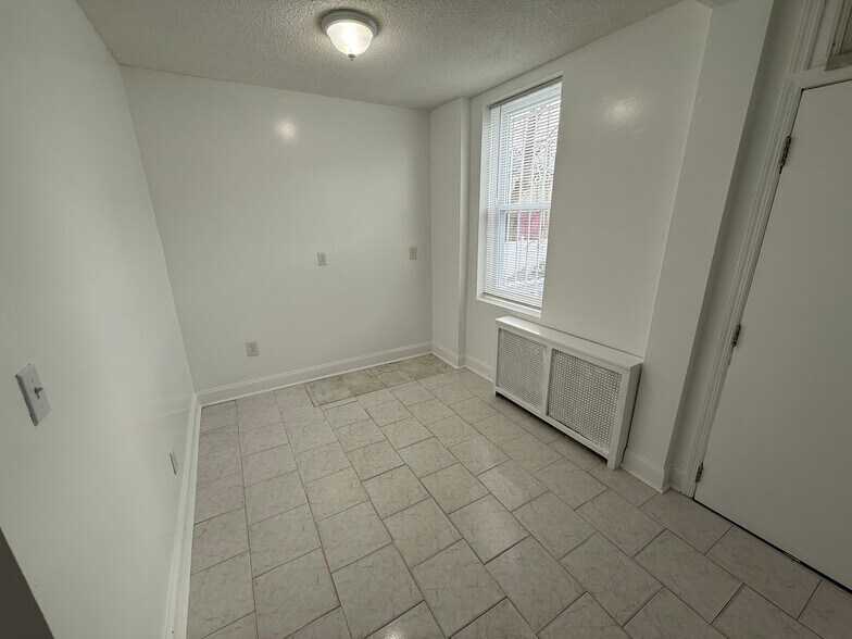 Building Photo - 1115 11th St