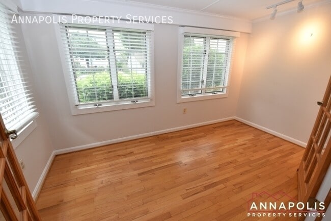 Building Photo - 33 Glen Ave