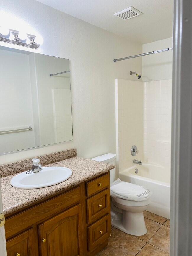 Guest Bathroom - La Casa Elegante