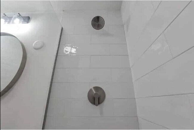 Building Photo - The Artist's Apt. | 1BR | Short North | +Parking