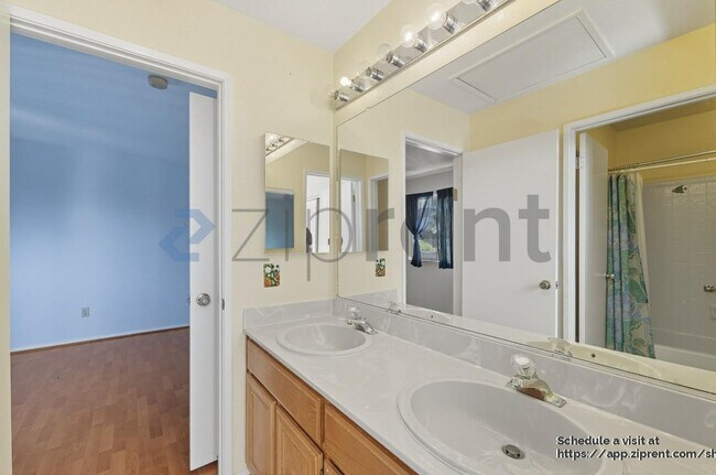Building Photo - 14 Cider Mill Ct