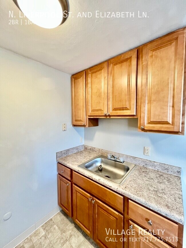 Building Photo - 55 N Liverpool St