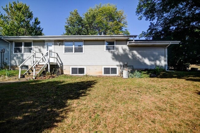 Building Photo - 6715 Century Ave