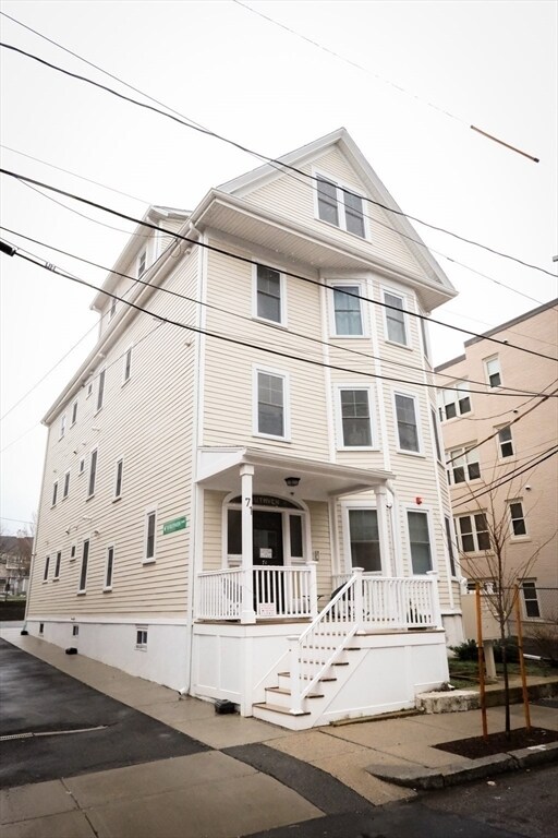 Building Photo - 71 Ruthven St