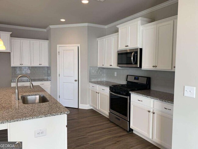 Building Photo - 5203 Addison St