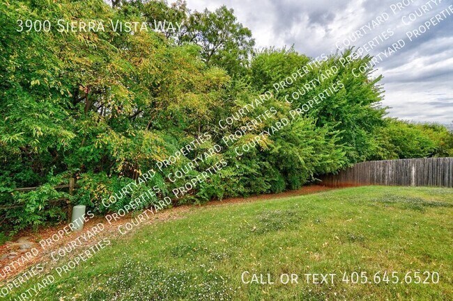 Building Photo - 3900 Sierra Vista Way