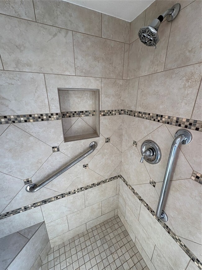 Building Photo - 199 N Paseo Rio Moreno