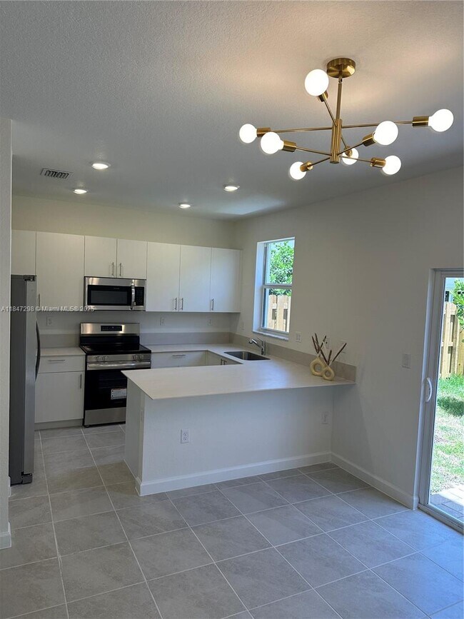 Building Photo - 2627 SE 28 Street