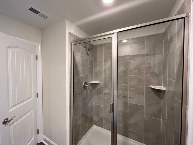 Building Photo - Stunning 3BD, 2.5BA Raleigh Townhome with ...