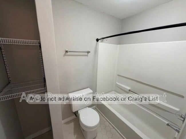 Building Photo - 6723 Vaughn Rd