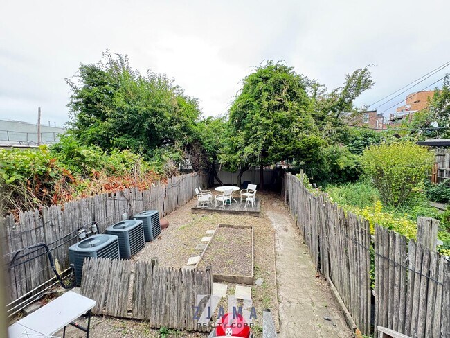 Building Photo - 19th Street