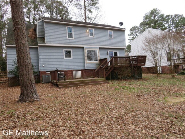 Building Photo - 4 br, 2.5 bath House - 120 Lakeside Drive