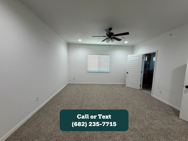 Building Photo - 6800 Oak Crest Dr W