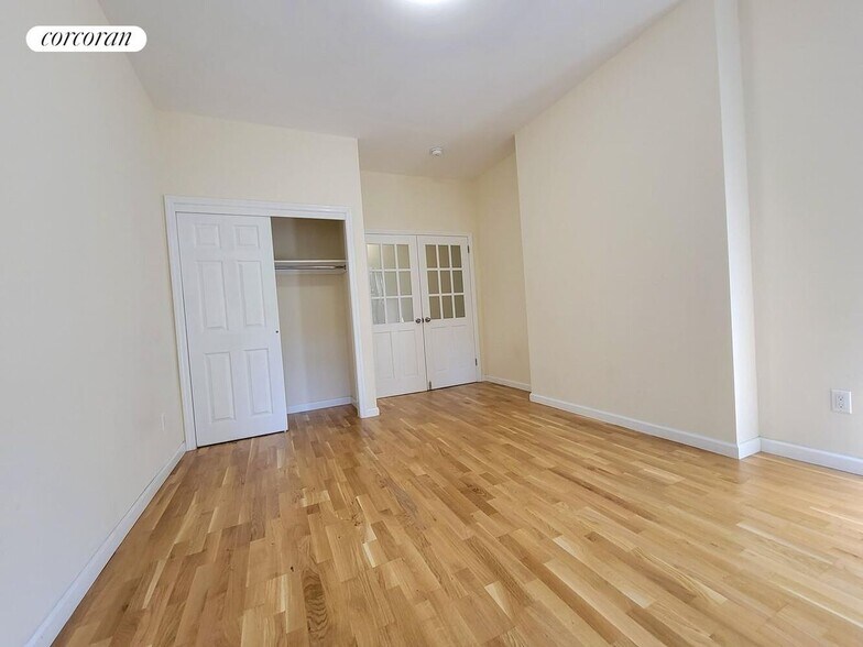 Building Photo - 239 E 51st St