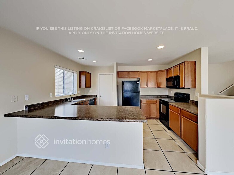 Building Photo - 10821 W Taft St