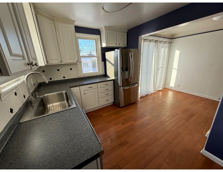 Building Photo - 1520 Woodrow Ave