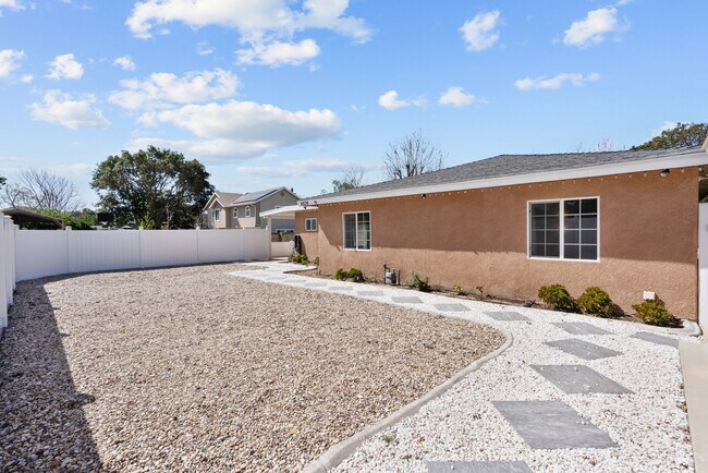 Building Photo - 4576 Adam Rd