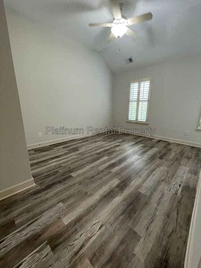 Building Photo - 1875 Adagio Dr