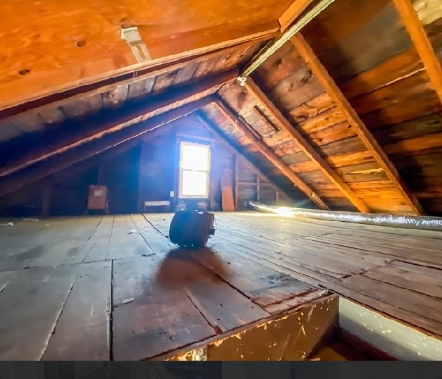 Building Photo - 15 Weston St