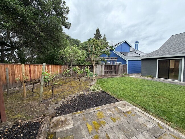 Building Photo - South Napa 3 Bedroom in Court