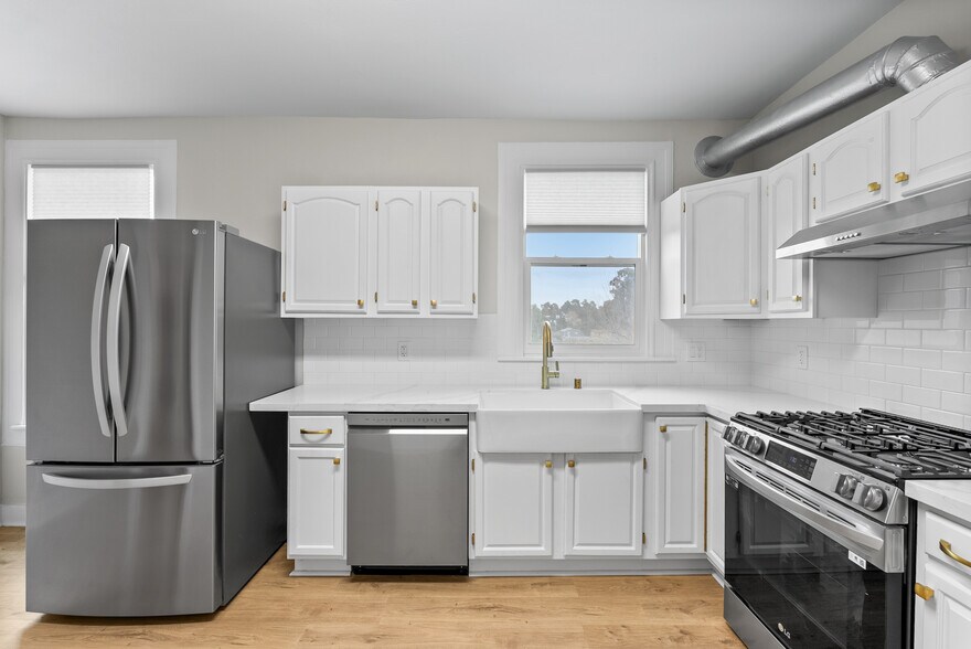 Building Photo - 1424 E 31st St
